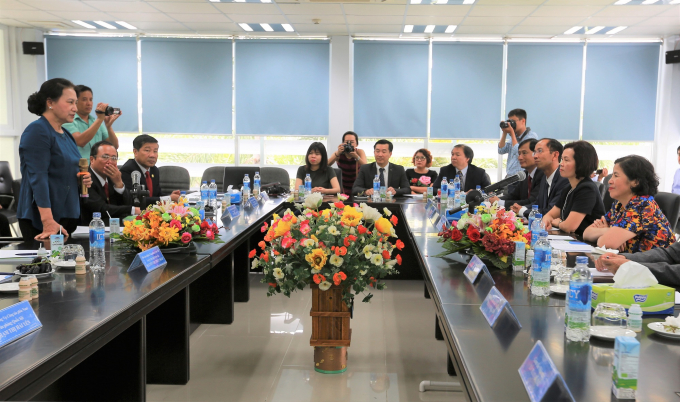 Chủ tịch Quốc Hội v&agrave; l&atilde;nh đạo tỉnh B&igrave;nh Dương l&agrave;m việc với l&atilde;nh đạo c&ocirc;ng ty Vinamilk.