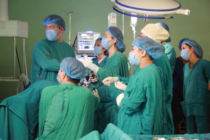 C&aacute;c b&aacute;c sĩ&nbsp;Bệnh viện Đại học Chung Ang H&agrave;n Quốc kh&aacute;m chữa bệnh cho người d&acirc;n Quảng Ng&atilde;i.