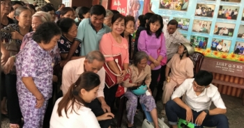 Vinamilk đồng hành chăm sóc sức khỏe cho gần 2.000 người cao tuổi