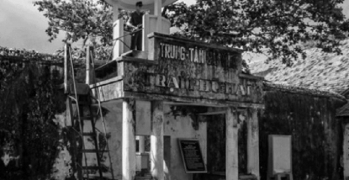 Nh&agrave; t&ugrave; C&ocirc;n Đảo - nơi ghi dấu tội &aacute;c chiến tranh.