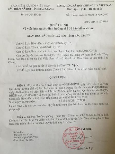 Trong hai Quyết định số 03 v&agrave; 04 kh&ocirc;ng đề cập đến tr&aacute;ch nhiệm v&agrave; h&igrave;nh thức xử l&yacute; kỷ luật c&aacute;c tập thể, c&aacute; nh&acirc;n trong việc k&yacute;, ban h&agrave;nh c&aacute;c văn bản sai phạm v&agrave; kh&ocirc;ng đề cập đến việc BHXH tỉnh Bắc Giang c&oacute; hay kh&ocirc;ng, khi n&agrave;o phục hồi c&aacute;c chế độ với 2 cụ gi&agrave; tr&ecirc;n.