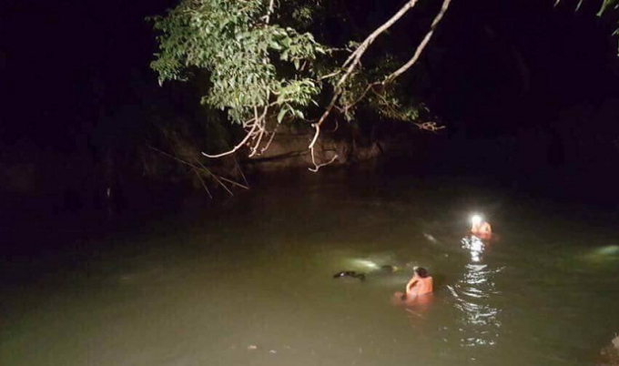 Lực lượng chức năng t&igrave;m thấy thi thể nam thanh ni&ecirc;n sau nhiều giờ t&igrave;m kiếm.