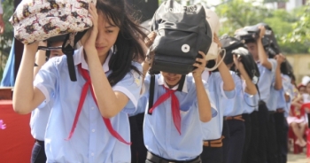 Hàng trăm học sinh diễn tập “Nâng cao nhận thức về thiên tai”
