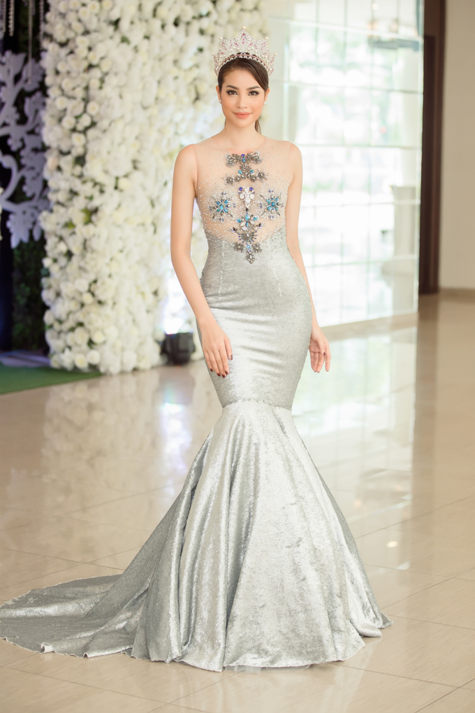 Phạm Hương biến đổi phong c&aacute;ch li&ecirc;n tục, khoe nhan sắc rạng rỡ đến m&ecirc; mẩn