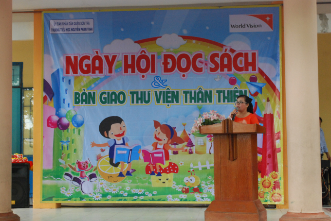 Ng&agrave;y hội đọc s&aacute;ch khơi gợi văn h&oacute;a đọc cho trẻ em ngay từ bậc tiểu học.