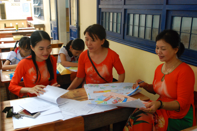 C&aacute;c gi&aacute;o vi&ecirc;n hồ hởi khi c&aacute;c b&agrave;i thi đều c&oacute; chất lượng cao, thể hiện sự s&aacute;ng tạo của trẻ.