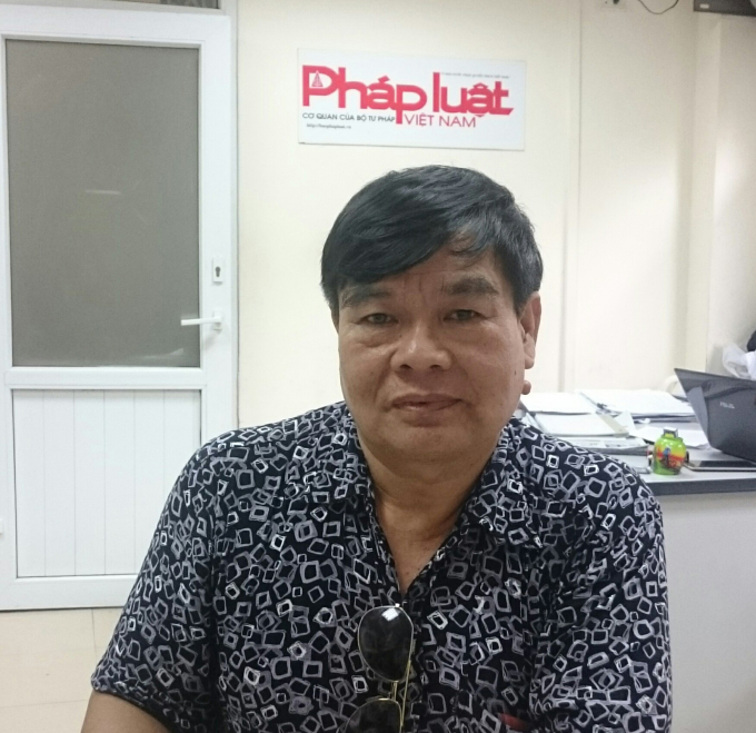 &Ocirc;ng Vương Ngọc Quang tr&igrave;nh b&agrave;y sự việc với ph&oacute;ng vi&ecirc;n.