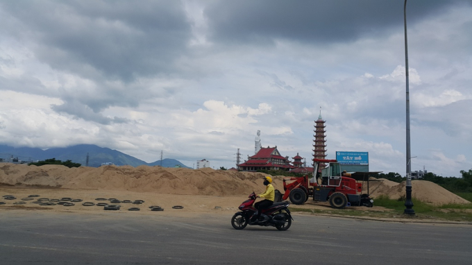 C&ocirc;ng ty T&acirc;y Hồ cho hộ kinh doanh Thanh Phong tập kết c&aacute;t tr&aacute;i ph&eacute;p