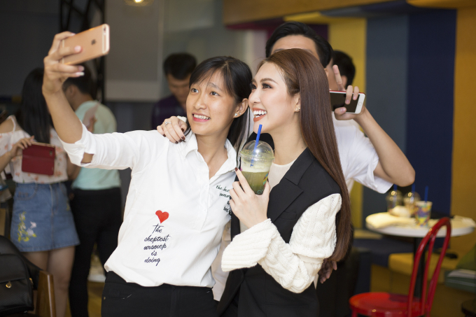 Tường Linh g&acirc;y sốt khi cover