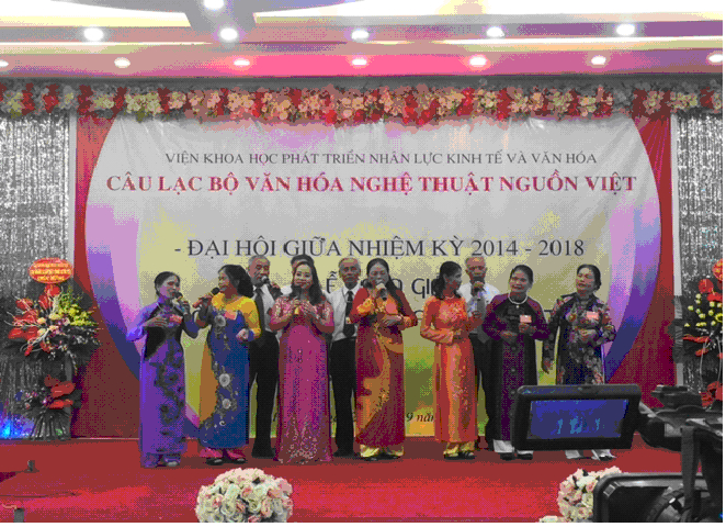 Tiết mục văn nghệ chi hội tỉnh Sơn La.