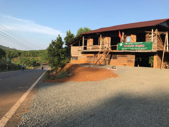 Cty Ho&agrave;ng Thịnh gặp mu&ocirc;n v&agrave;n kh&oacute; khăn từ việc chỉ được vay nửa tiền nhưng vẫn bị &ldquo;phong tỏa&rdquo;to&agrave;n bộ t&agrave;i sản thế chấp.