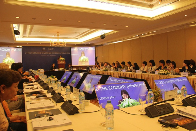 Diễn đ&agrave;n diễn ra với sự tham gia của nhiều đại diện, đại biểu từ PPWE.