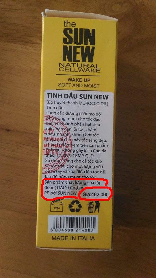 Một sản phẩm hiệu The Sunnew kh&aacute;c ghi đơn vị sản xuất mơ hồ, đơn vị ph&acirc;n phối kh&ocirc;ng r&otilde; r&agrave;ng, với gi&aacute; b&aacute;n 462.000 đồng. Ghi sản xuất từ Italy nhưng thực tế, sản phẩm n&agrave;y cũng c&oacute; dấu hiệu l&agrave;m giả b&agrave;i bản.