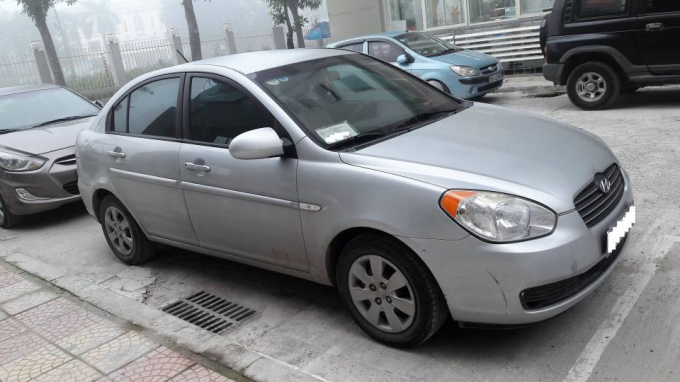 Chiếc &ocirc; t&ocirc; cũ Hyundai Verna 2008 được kh&aacute; nhiều người y&ecirc;u th&iacute;ch. Ảnh: Banxehoi