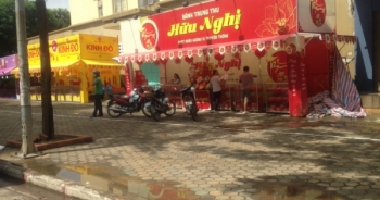 Quầy bánh trung thu "tung hoành" lấn chiếm vỉa hè Thủ đô