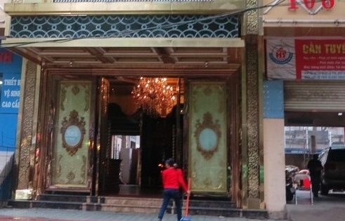 Truy sát bằng súng tại quán Karaoke, 4 người nhập viện