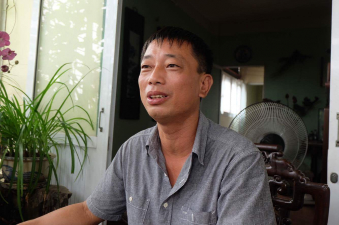 Anh L&ecirc; Trung Hạnh chia sẻ với b&aacute;o ch&iacute; trong buổi l&agrave;m việc.