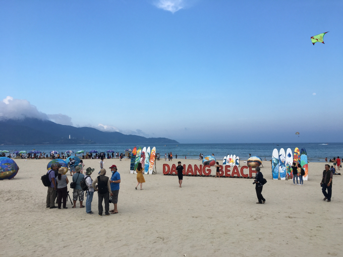 Kh&aacute;ch quốc tế v&agrave; trong nước đổ về Đ&agrave; Nẵng dịp nghỉ lễ ngắn lần n&agrave;y.