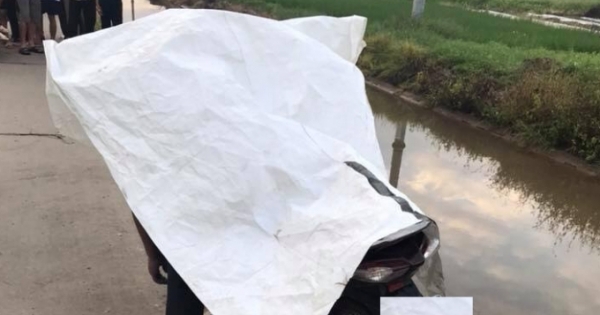 Bàng hoàng phát hiện người đàn ông tử vong bất thường ngoài cánh đồng