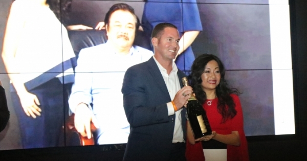 ForbesBooks ra mắt tại Mỹ cuốn sách đầu tiên của một doanh nhân Việt Nam