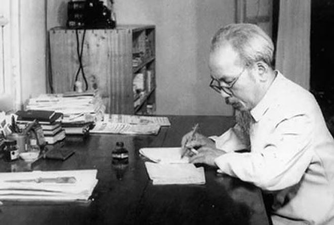 Trong Bản di ch&uacute;c lịch sử của Chủ tịch Hồ Ch&iacute; Minh, lời căn dặn đầu ti&ecirc;n của Người l&agrave; n&oacute;i về Đảng. (Ảnh: Tư liệu)