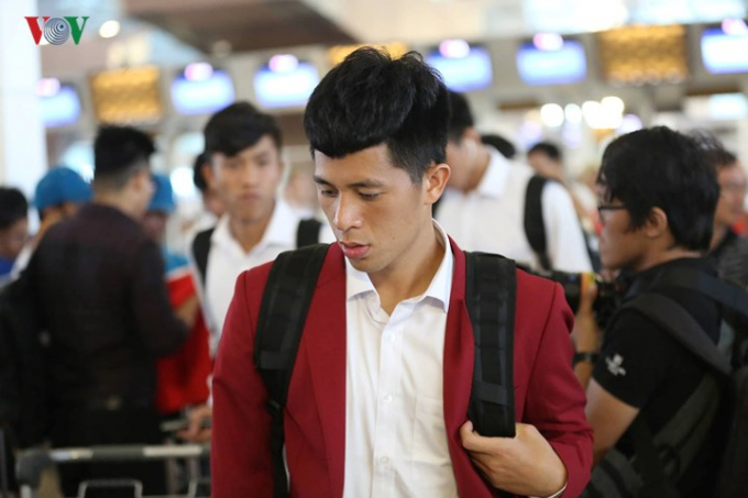 Sau khi về tới s&acirc;n bay Nội B&agrave;i, c&aacute;c th&agrave;nh vi&ecirc;n đo&agrave;n thể thao Việt Nam sẽ di chuyển tới s&acirc;n Mỹ Đ&igrave;nh để tham dự lễ vinh danh.