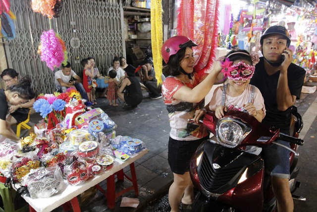 Đến đ&acirc;y chủ yếu l&agrave; c&aacute;c gia đ&igrave;nh với trẻ em ở độ tuổi học cấp một.