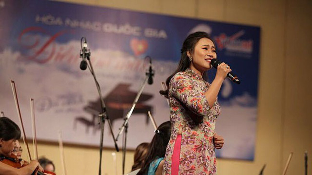 Ca sĩ Kh&aacute;nh Linh.