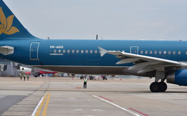 Anh Thọ b&ecirc;n m&aacute;y bay Airbus A321