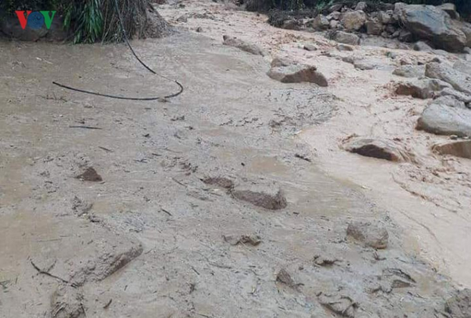 Sạt lở nhiều nhất l&agrave; c&aacute;c tuyến quốc 4D, 279, 112, 4H.