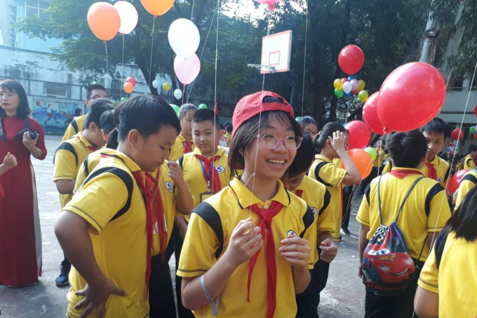 C&aacute;c học sinh trường THCS Giảng V&otilde; h&acirc;n hoan trong ng&agrave;y khai giảng năm học mới 2018 - 2019.