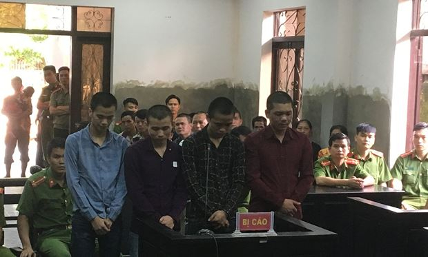 C&aacute;c bị c&aacute;o nghe HĐXX tuy&ecirc;n &aacute;n.