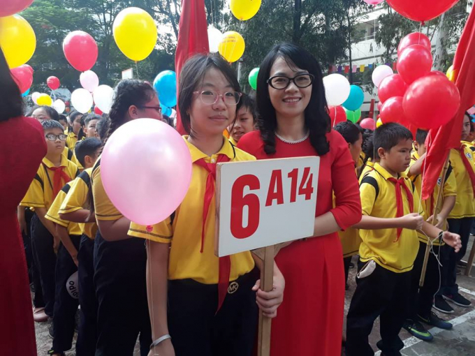 Tưng bừng ch&agrave;o đ&oacute;n c&aacute;c bạn học sinh lớp 6.