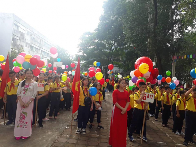 Khối học sinh lớp 6.