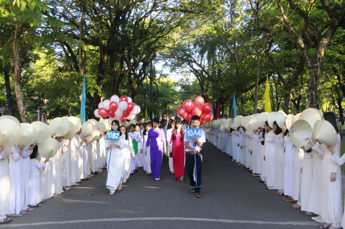 &nbsp;N&ocirc; nức trong ng&agrave;y tựu trường.