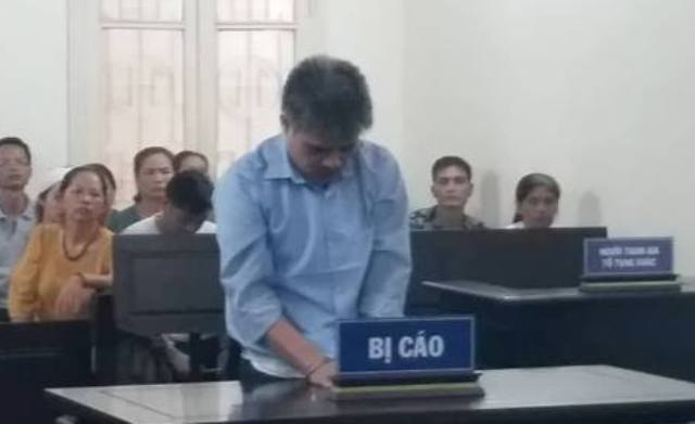 Bị c&aacute;o trong phi&ecirc;n x&eacute;t xử.