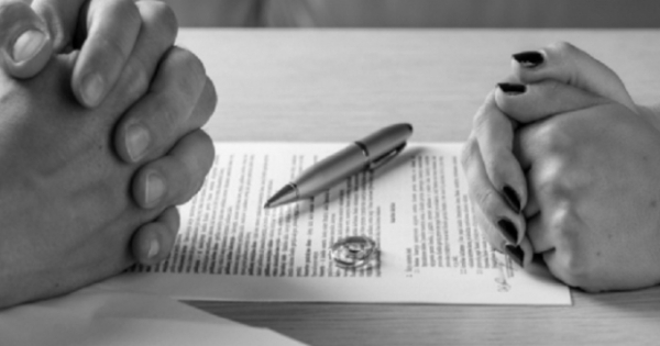 Kẻ thù đặc biệt trong một phiên xử ly hôn