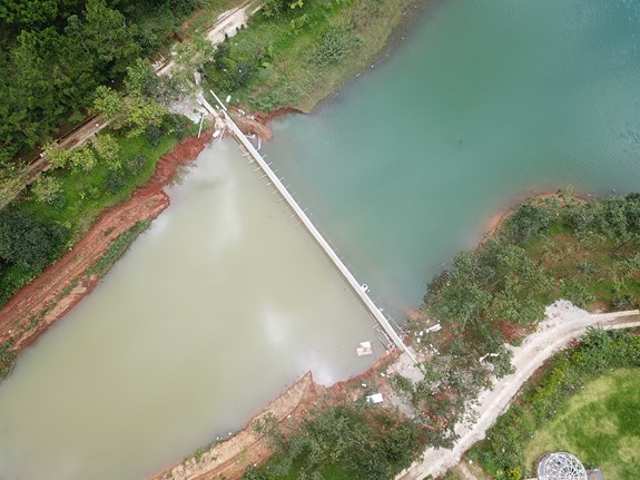 C&ocirc;ng tr&igrave;nh x&acirc;y dựng tr&aacute;i ph&eacute;p tại Khu du lịch quốc gia hồ Tuyền L&acirc;m ( Ảnh: Đo&agrave;n Ki&ecirc;n).