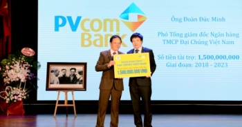 PVcomBank trao học bổng 1,5 tỷ đồng cho sinh viên ĐH Kinh tế Quốc dân