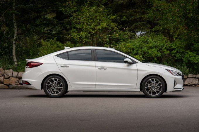 Elantra 2019 kh&ocirc;ng c&oacute; nhiều thay đổi về k&iacute;ch thước