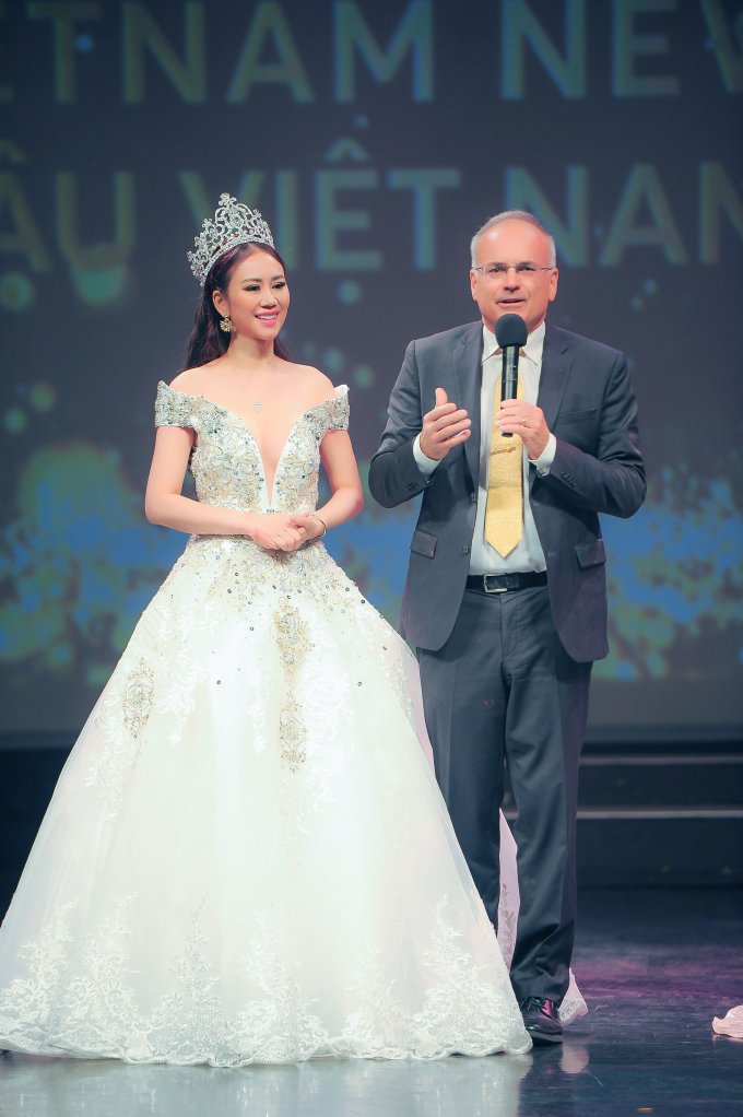 Đ&ecirc;m chung kết cuộc thi Ms. Vietnam New World 2018 được tổ chức tại Vancouver, Canada.