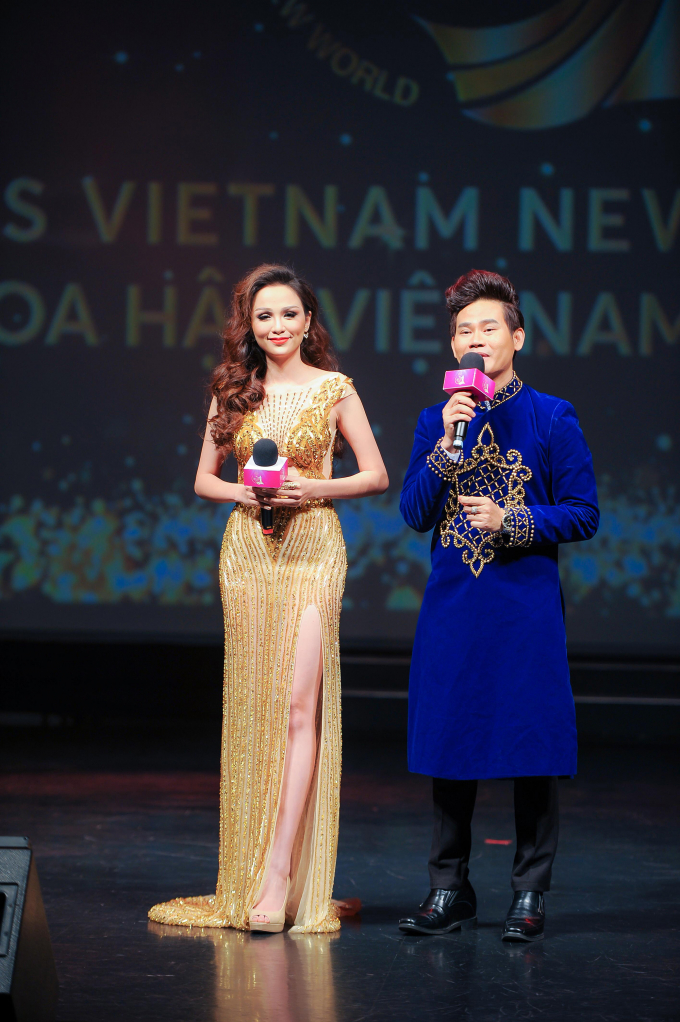 MC Hồng Ph&uacute;c v&agrave; Hoa hậu Diễm Hương l&agrave;m MC cuộc thi.&nbsp;