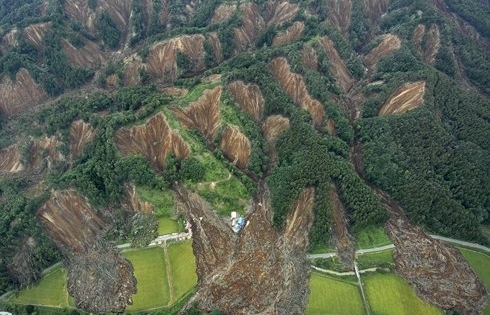 Nhật Bản: Hơn 100 cơn dư chấn sau động đất tại Hokkaido