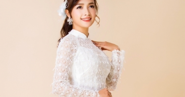 Lê Bê La dịu dàng đến bất ngờ trong tà áo dài