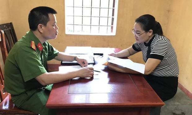 Tạm giam nguy&ecirc;n nữ c&aacute;n bộ viện kiểm s&aacute;t lừa b&aacute;n đất. (Ảnh B&aacute;o D&acirc;n tr&iacute;)