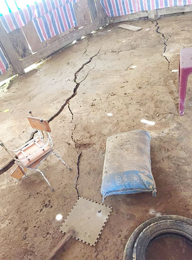 Vết nứt xuất hiện tại một lớp học điểm trường tiểu học