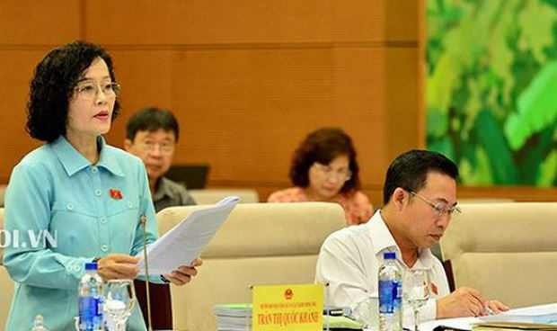 ĐBQH Trần Thị Quốc Kh&aacute;nh tr&igrave;nh b&agrave;y tờ tr&igrave;nh Dự &aacute;n Luật H&agrave;nh ch&iacute;nh C&ocirc;ng.