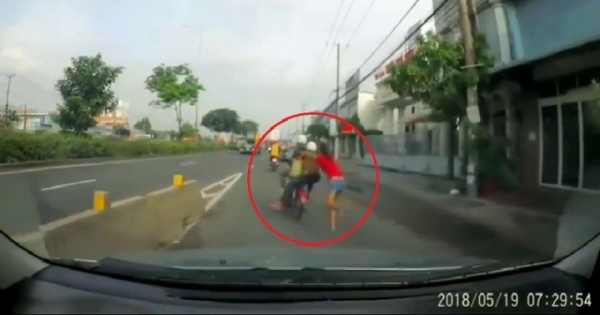 Người phụ nữ bị giật túi xách Hermes chứa tài sản trị giá 400 triệu đồng