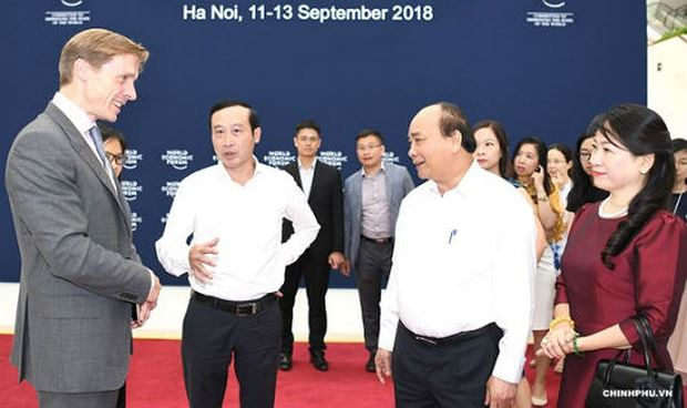 Thủ tướng trao đổi với c&aacute;c chuy&ecirc;n gia nước ngo&agrave;i về c&ocirc;ng t&aacute;c chuẩn bị Hội nghị