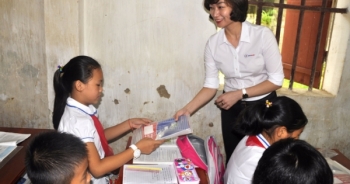 EVN HANOI trao tặng 50 nghìn vở mới cho học sinh khó khăn trên địa bàn Thủ đô